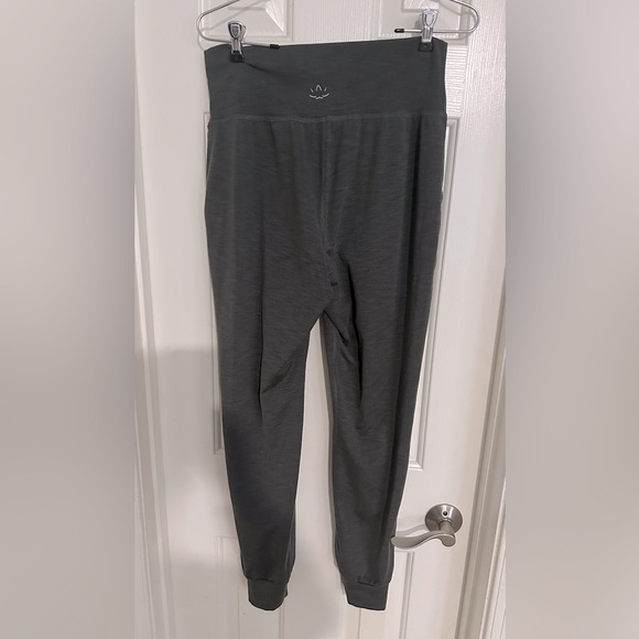 Beyond yoga, Gray ribbed joggers ￼ - Picture 5 of 5